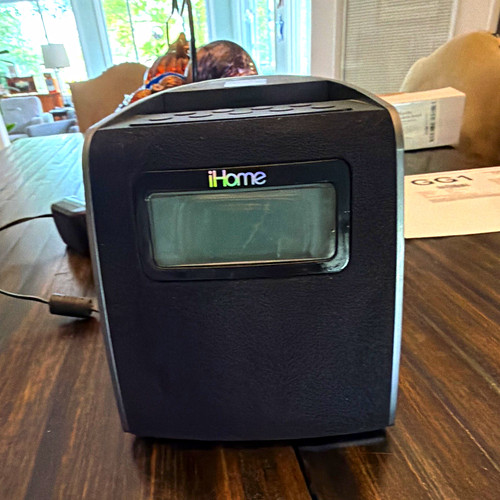 Ihome digital clock radio - clock, w/
